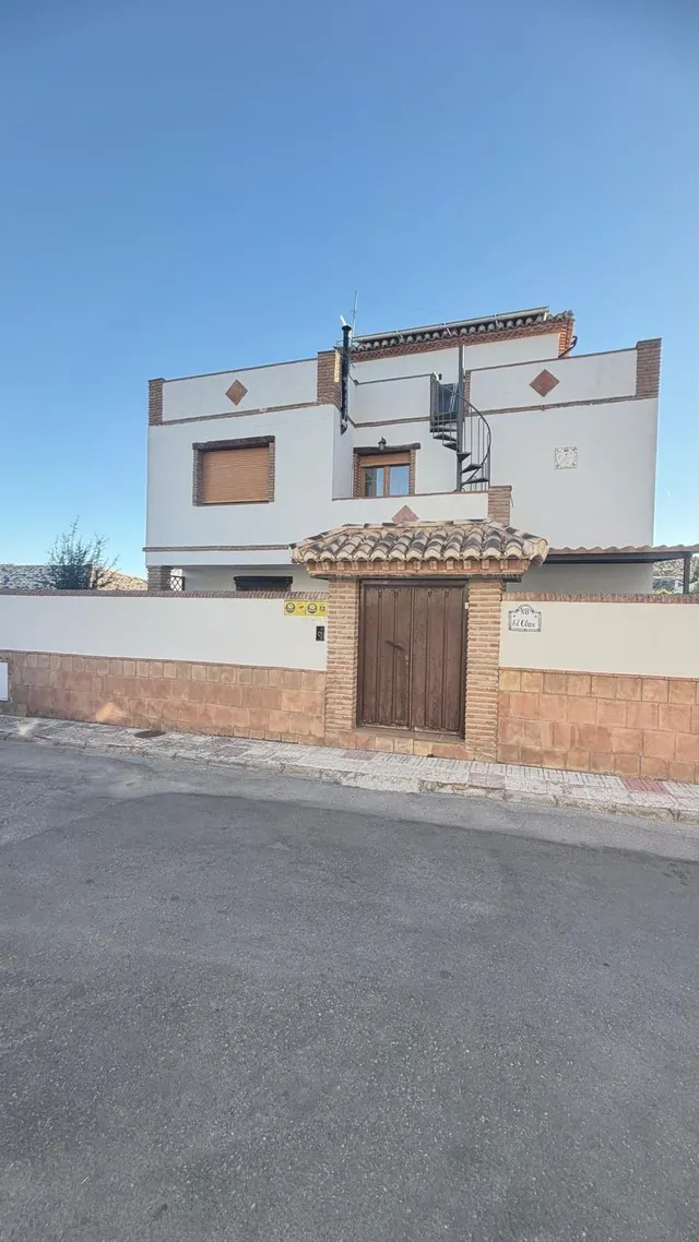 Preciosa Casa de tres plantas con tres apartamentos completos en venta en Monachil — 18