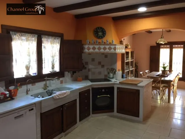 SE VENDE MAGNIFICO CHALET NOVELDA — 9