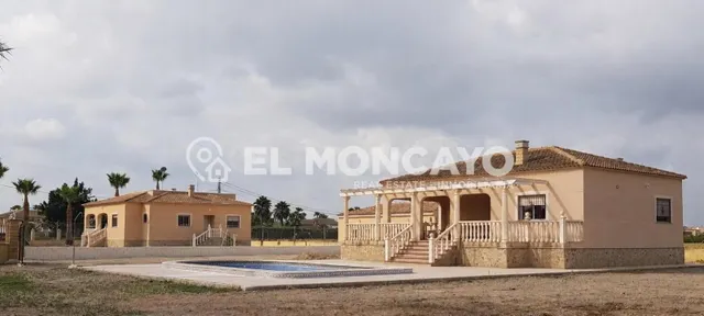 Fantástica parcela rústica con dos viviendas independientes 
