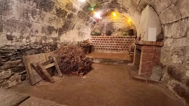CASA EN VENTA EN MORALES DEL VINO (ZAMORA), 5 DORMITORIOS, BAÑO, BUHARDILLA, BODEGA, JARDÍN, GARAJE... — 30