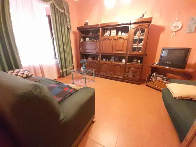 CASA CON PATIO EN CASTROMOCHO