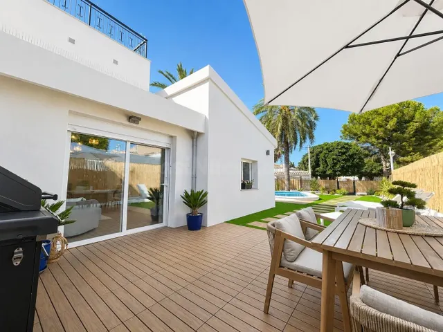 VILLA DE 4 DORMITORIOS 2 BAÑOS EN PUNTA PRIMA ( ORIHUELA COS
