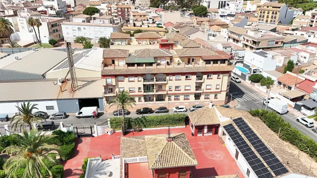 GRAN APARTAMENTO EN TORREVIEJA: 3 HAB, 2 BAÑOS - foto 2