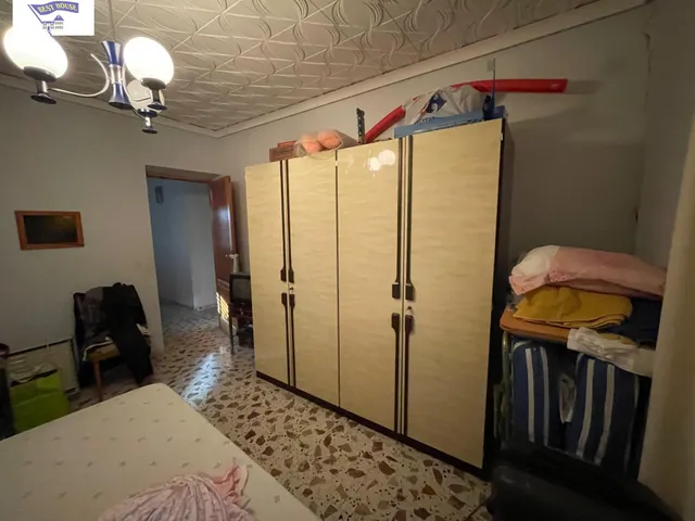 Amplia Casa en el centro de Valdeganga con Posibilidades de Reforma — 15