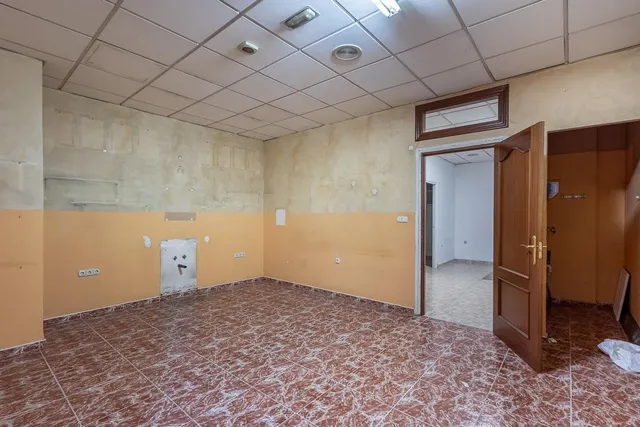 Local comercial en Pajaritos. — 15