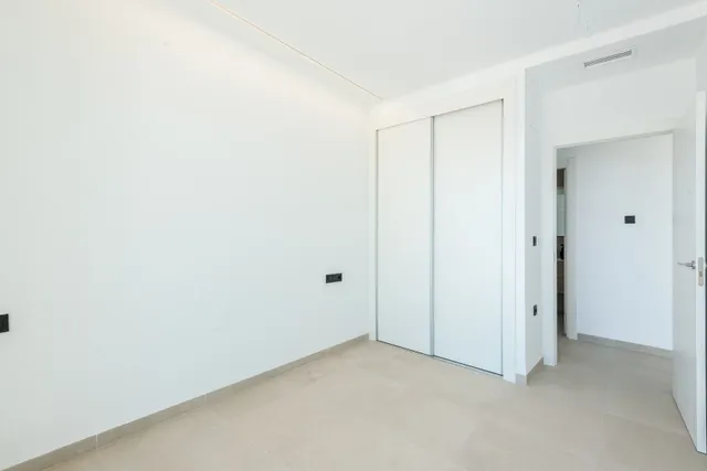 Apartamento de 3 dormitorios en Punta Prima — 22