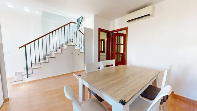 Magnífica vivienda adosada de 3 dormitorios con terraza en urbanización cerrada en Villafranca — 7