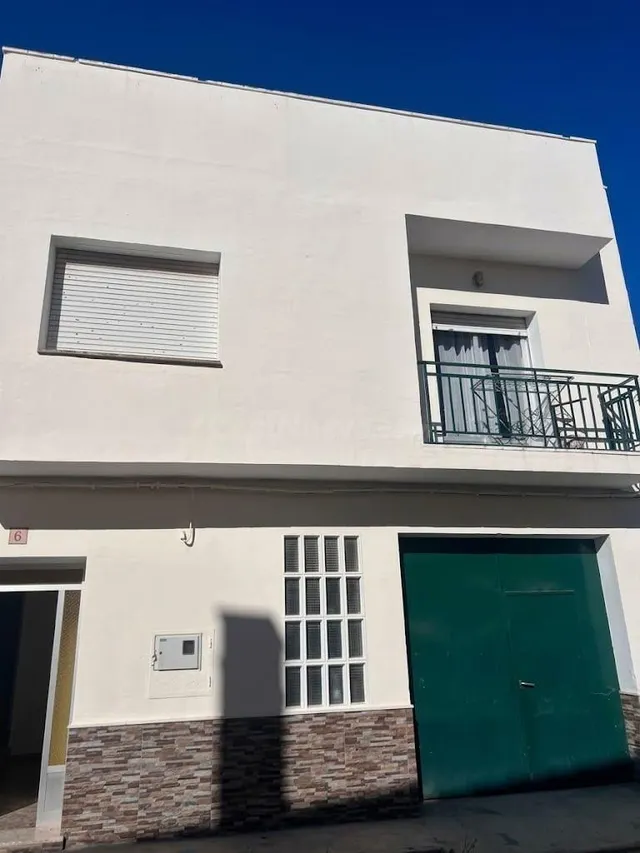 CASA DE PUEBLO EN CAMPORROBLES