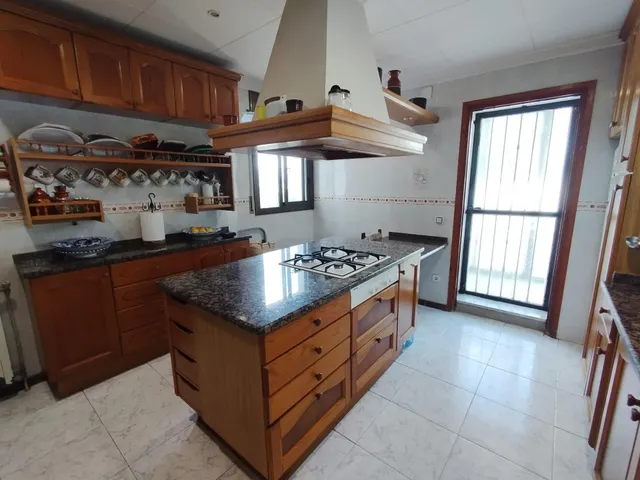 GRAN CASA A CUATRO VIENTOS A LA ENTRADA DE MAS CARBO — 10