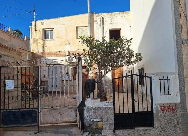 SE VENDE casa OKUPA en C Tranco 12 de Turre - foto 2