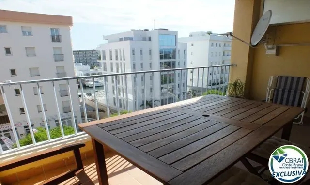 Apartamento soleado con terraza y plaza de aparcamiento en S - foto 3