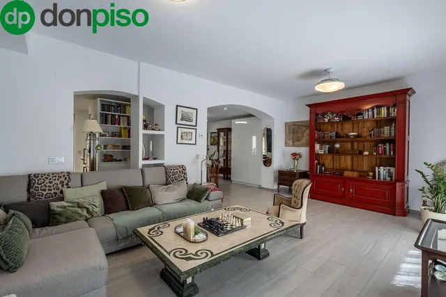 PISO COMPLETAMENTE REFORMADO EN CALLE RECOGIDAS — 6
