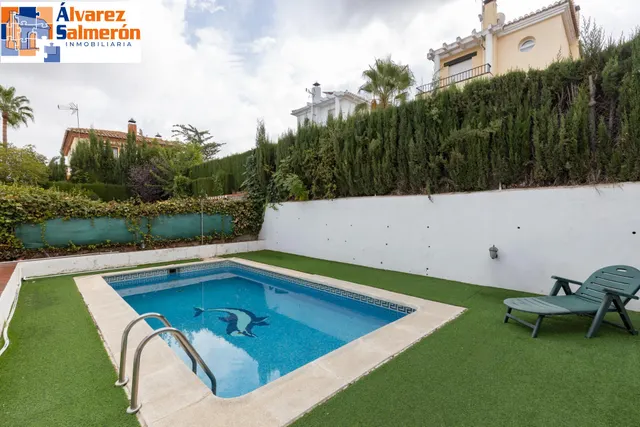 Casa independiente con piscina en La Zubia. — 37