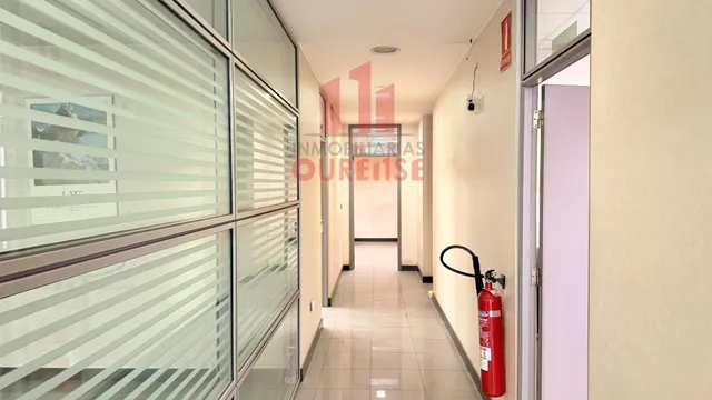REF. 5650 VENTA DE DOS LOCALES COMERCIALES ACONDICIONADOS COMO OFICINAS — 5