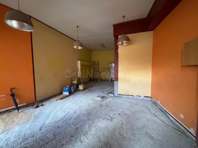 LOCAL COMERCIAL EN CUATRO CAMINOS-PLAZA DE LA CUBELA - foto 2