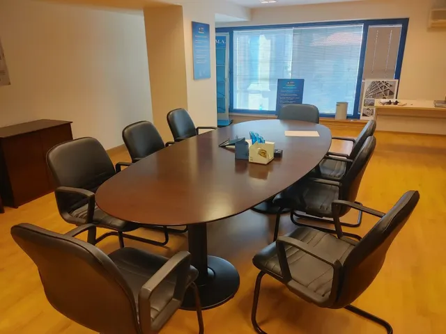 Local comercial 389m² en venta - Santa Margarita-Los Puentes — 26