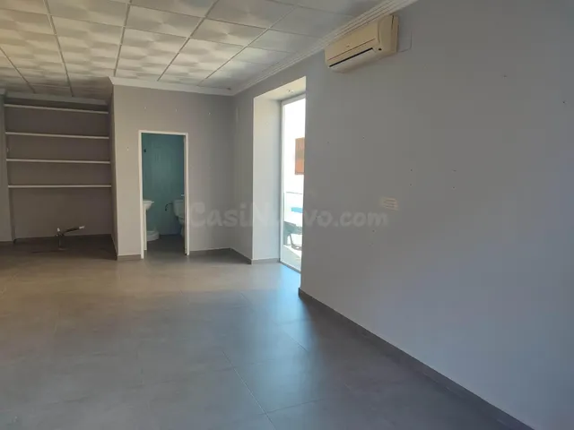 LOCAL COMERCIAL ACONDICIONADO Y EN ESQUINA - foto 5