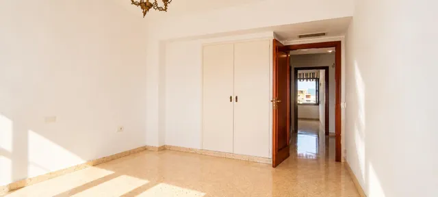 Amplio y luminoso piso en el centro de Palma con posibilidad de parking — 30