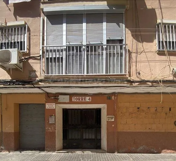 SE VENDE piso OKUPA en C TARRASA 23 de Almería