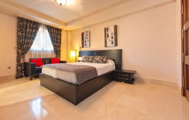 Villa de Lujo con vistas al mar y al golf. 7 dormitorios, 10 baños. Calanova Golf, La Cala de Mijas — 15