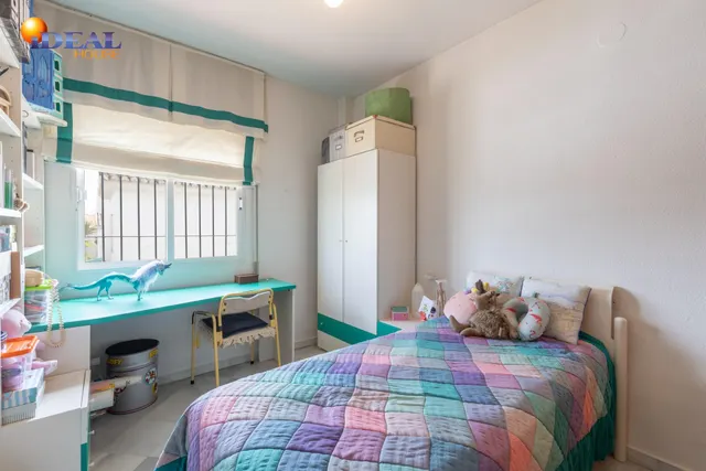 Chalet pareado con piscina, jardín y bonitas vistas a Granada en La Zubia — 49