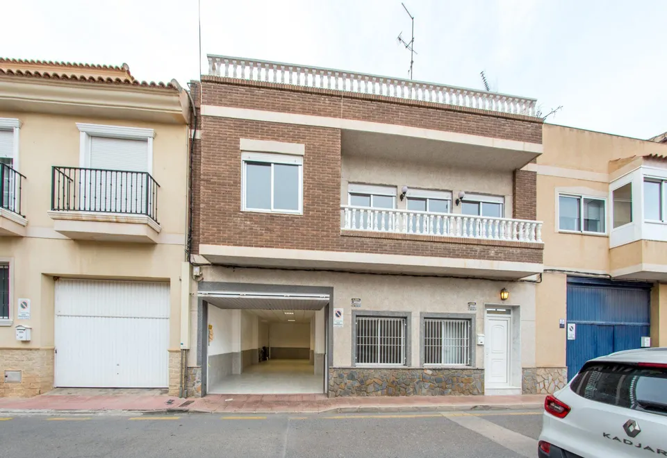 GRAN VIVIENDA UNIFAMILIAR EN EL CABEZO