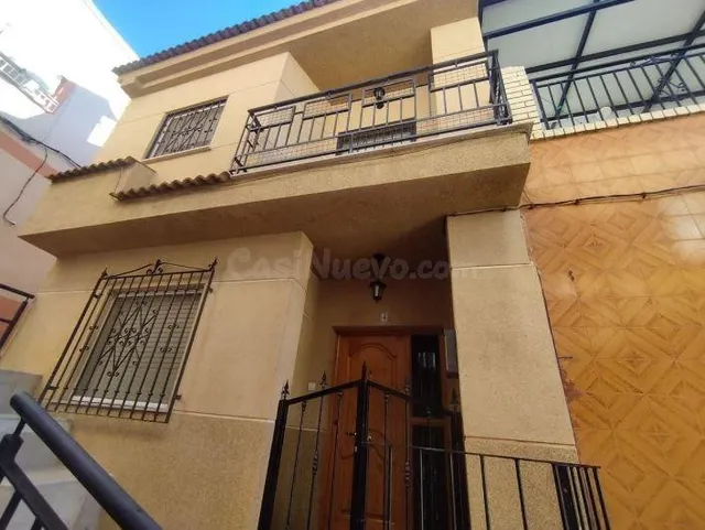 SE VENDE casa OKUPA en C Rio Sil 4 de Lorca - foto 4