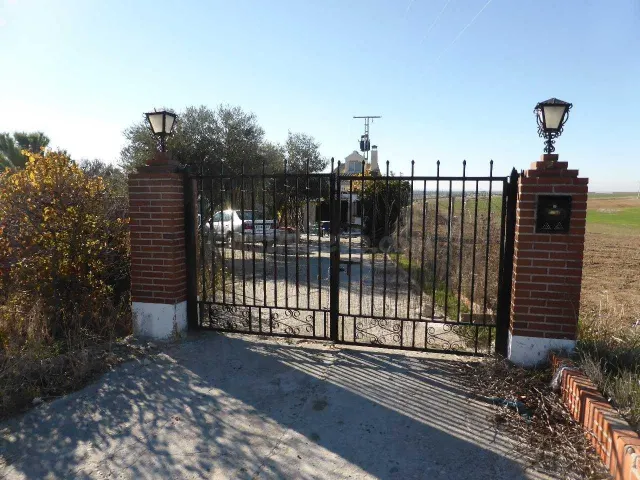 Se vende Casa OKUPADA en Recas 4 Lominchar, (Toledo).