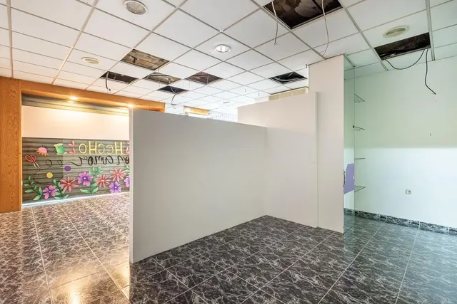 Local comercial en Pajaritos. — 23