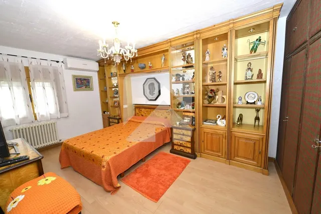 Espectacular villa en urbanización vigilada — 25
