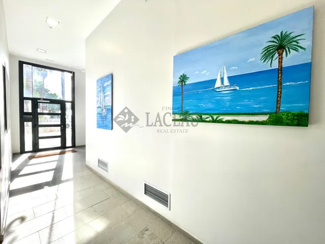 Sitges. Amplio piso primera línea de mar — 33