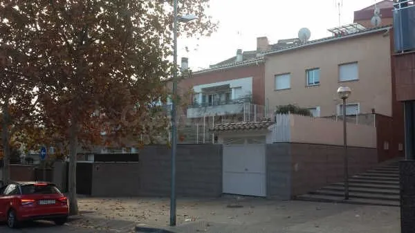 Se vende Piso OKUPADO en Plaute 1 Sabadell, (Barcelona). - foto 3