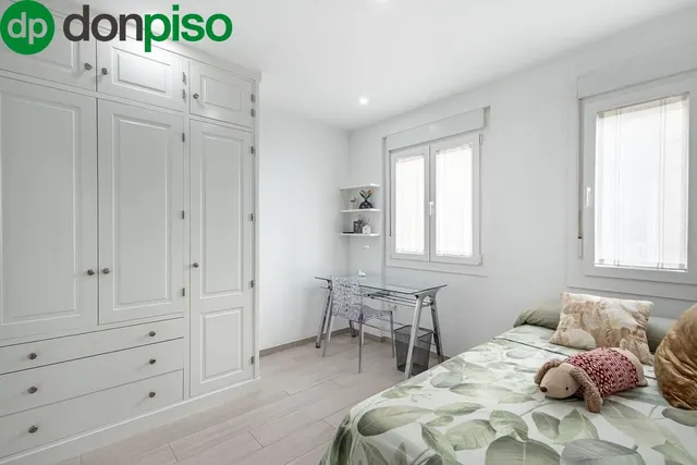 PISO COMPLETAMENTE REFORMADO EN CALLE RECOGIDAS — 24