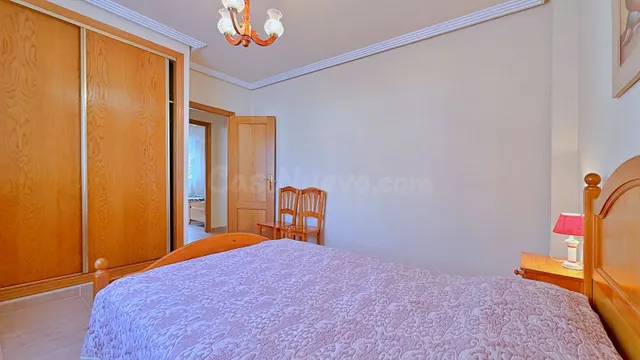 VILLA DE 4 DORMITORIOS 2 BAÑOS EN ORIHUELA COSTA (ROYAL PARK) — 32