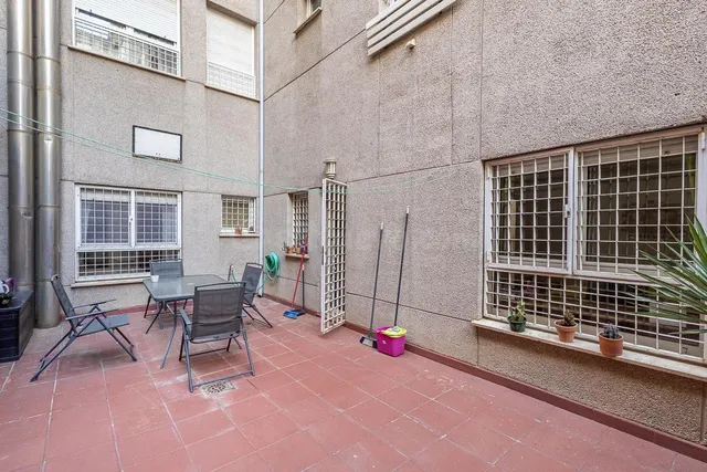 Piso con gran patio en Carretera de la Sierra — 5