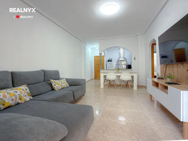 Encantador apartamento tipo bungalow con amplia terraza y licencia turística + Piscina comunitaria + Amplio patio — 26
