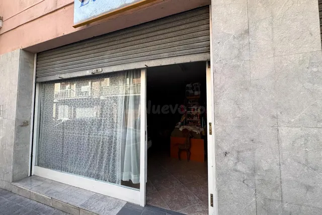 LOCAL COMERCIAL EN EL CENTRO DE ROSES - foto 2