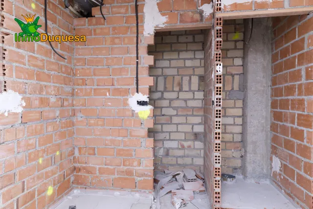 Piso de 3 dorm. + 2 baños (Para reformar) — 23