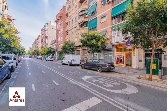 Atico muy amplio con gran terraza en Arabial — 46