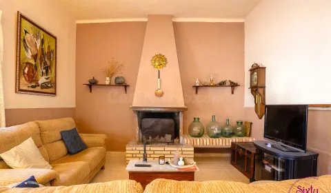 Casa independiente de 6 dormitorios en el centro Belchite