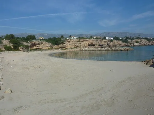 Exclusivas parcelas en venta en Els Corralets, L'Hospitalet  - foto 2