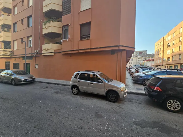 BAJADA DE PRECIO!!!!    Local comercial junto al  Corte InglÉs — 10