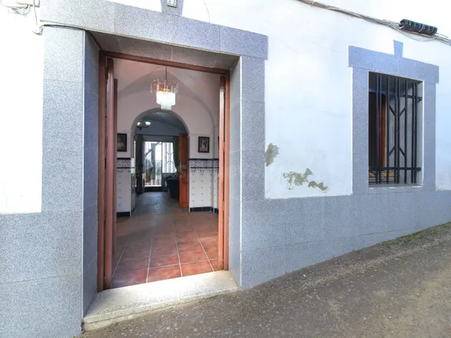 Casa con terreno en Salvatierra de los Barros-Badajoz - foto 4