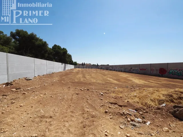 *Solar en venta junto al parque de la constitucion con 3155m
