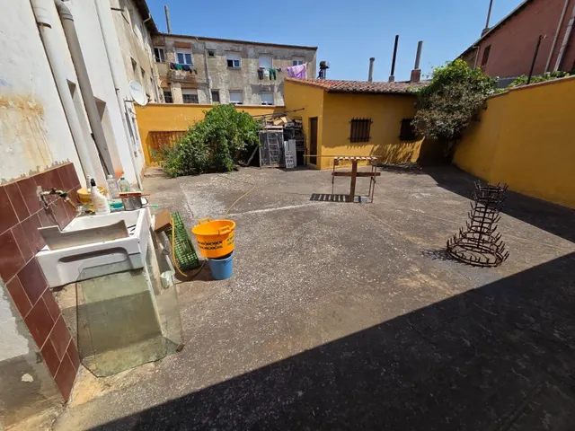 SE VENDE CASA EN VALENCIA DE DON JUAN, 2 PLANTAS, 5 HAB., 2 