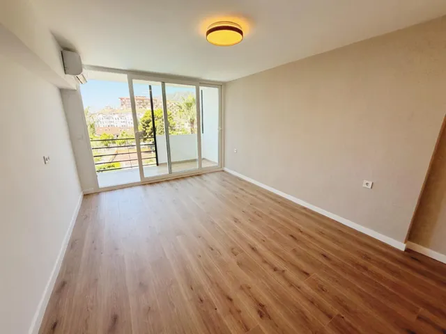 Piso en venta en Avenida de la Telefónica — 10