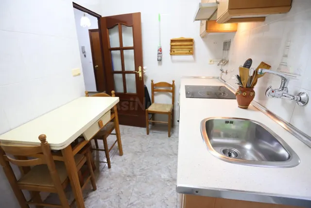 Piso en planta baja con 3 dormitorios ubicado junto a parque cervantes — 4