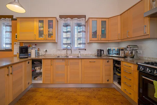 Fantástica casa con terreno junto al río en Formentera del S - foto 4