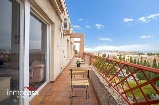 Se Vende amplio piso en  zona Villarejo, con Terraza y Vistas Despejadas — 36