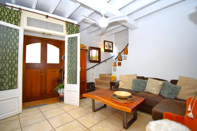 Casa de pueblo con terraza en Muro - foto 3
